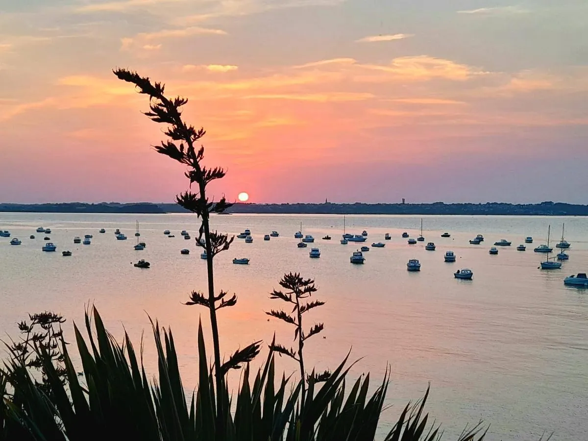 Hon Ti Longere Bretonne Authentique A 700M De La Mer Plouezec Holiday home